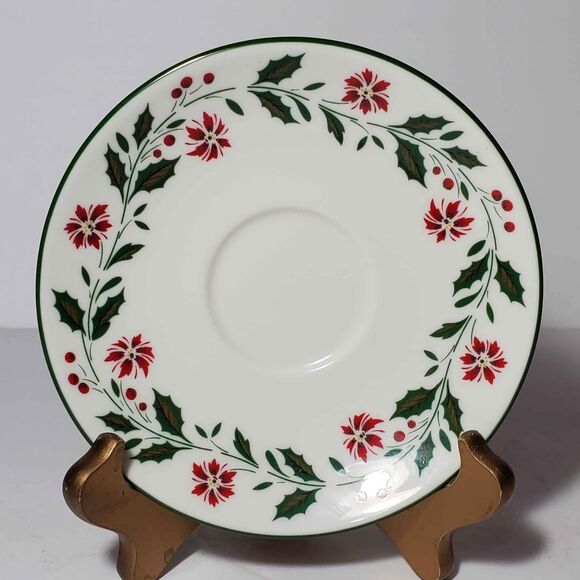 Royal Vale Teacup and Saucer Holly Winter Christmas Vintage - Picture 5 of 7